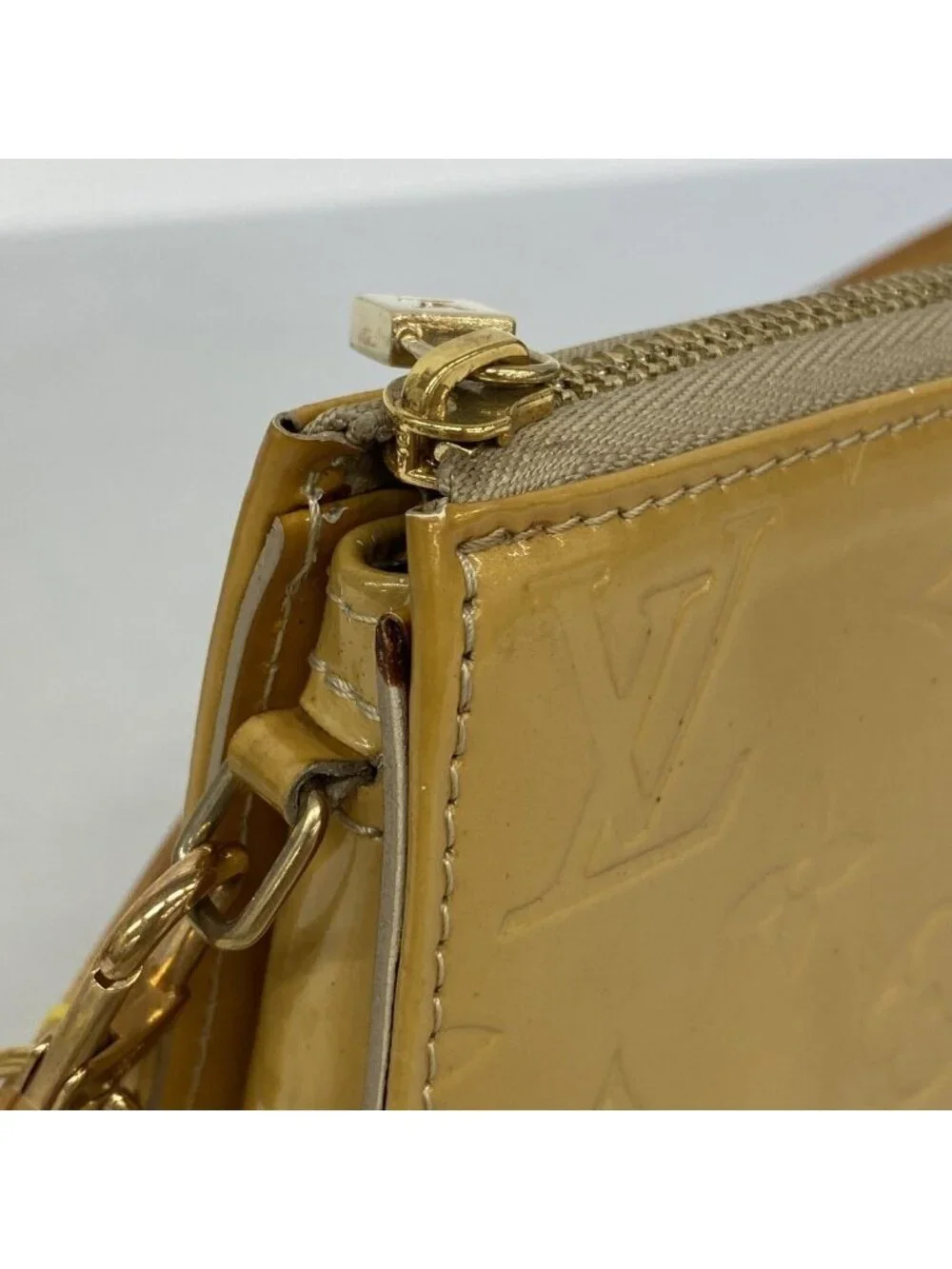 Louis Vuitton Pouch Vernis Lexington Beige
